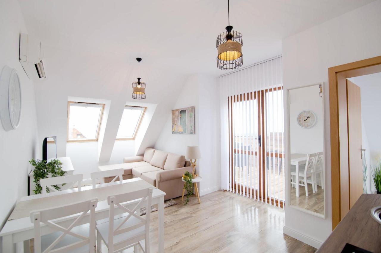 Four Seasons Apartment - Oasis Beach Resort Bliznatsi Eksteriør billede