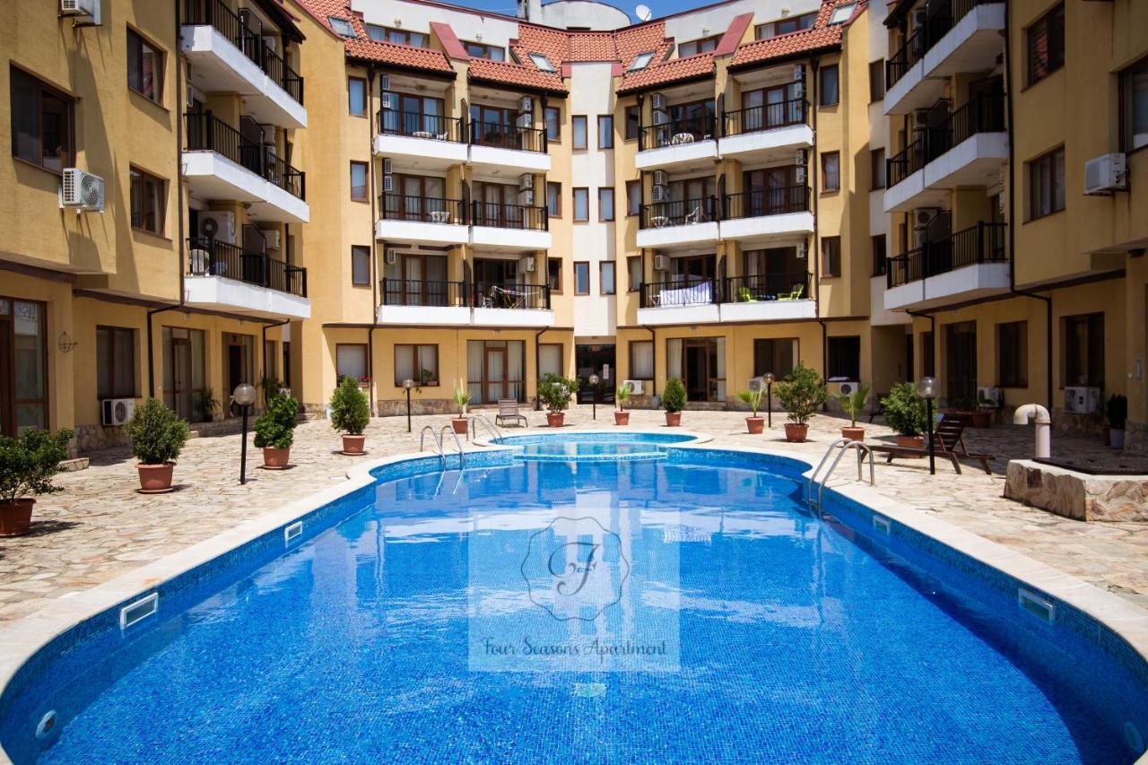 Four Seasons Apartment - Oasis Beach Resort Bliznatsi Eksteriør billede