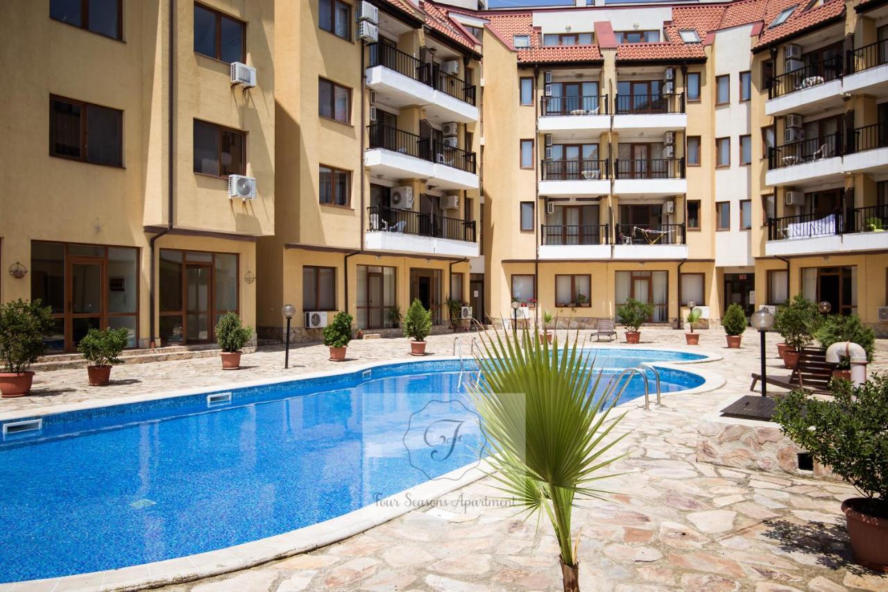 Four Seasons Apartment - Oasis Beach Resort Bliznatsi Eksteriør billede